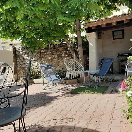 La Capucinette A L'Ombre Du Marronnier Villa Maussane-les-Alpilles Exterior photo