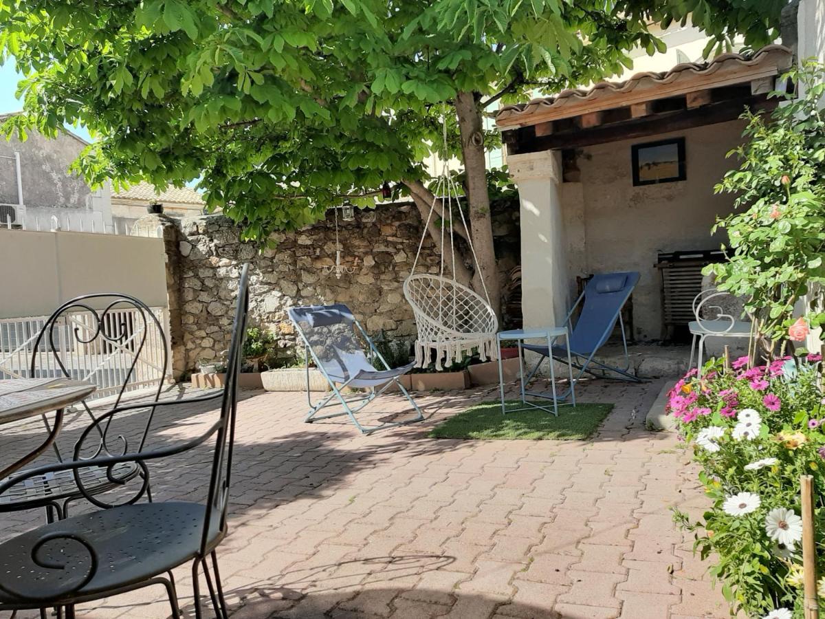 La Capucinette A L'Ombre Du Marronnier Villa Maussane-les-Alpilles Exterior photo